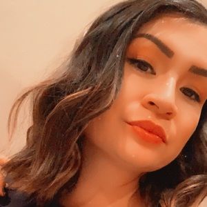 Meet your Posher, Lydia